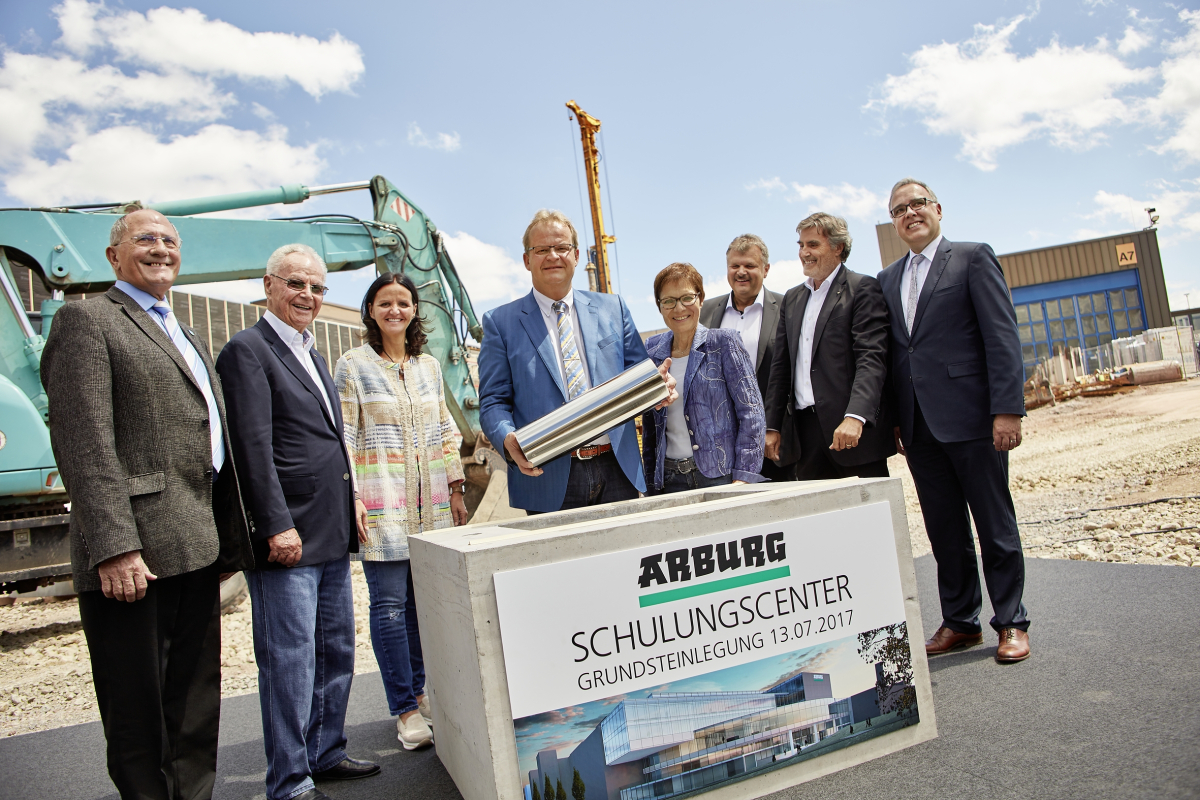 Spolenost Arburg poloila základní kámen výstavby Školicího centra