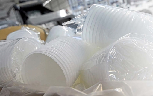 Jak společnost ARBURG prodlužuje životnost plastů