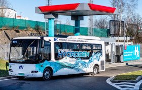 ORLEN Unipetrol s městy Most a Litvínov spouští pilotní provoz vodíkového autobusu